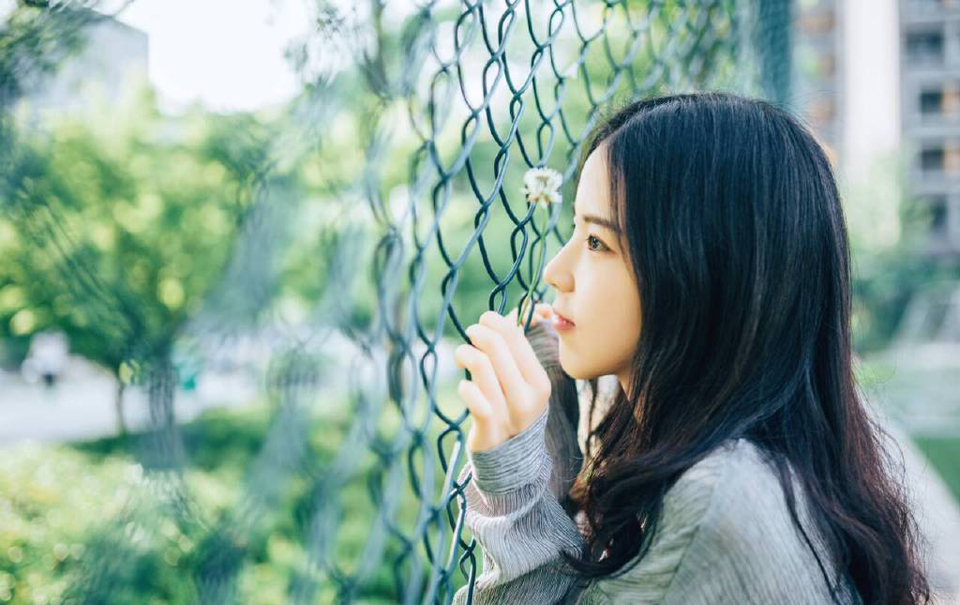 与此同时，已经回到荥阳的曹操，收到了刘备传来的消息，刘备要退兵了。